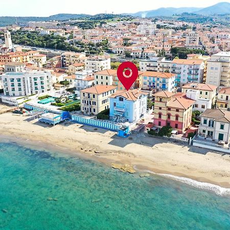 Villa Lilla Sulla Spiaggia Di San Vincenzo Luxury Luaran gambar