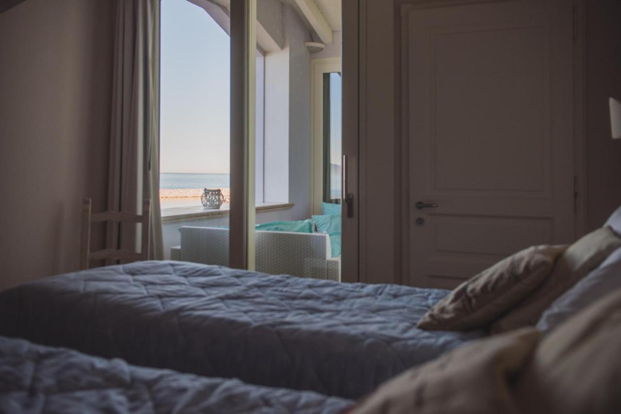 Villa Lilla Sulla Spiaggia Di San Vincenzo Luxury Luaran gambar