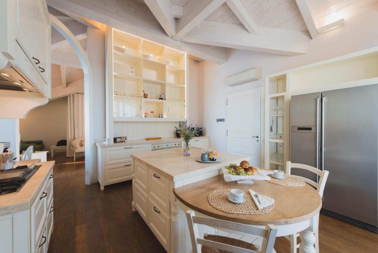 Villa Lilla Sulla Spiaggia Di San Vincenzo Luxury Luaran gambar