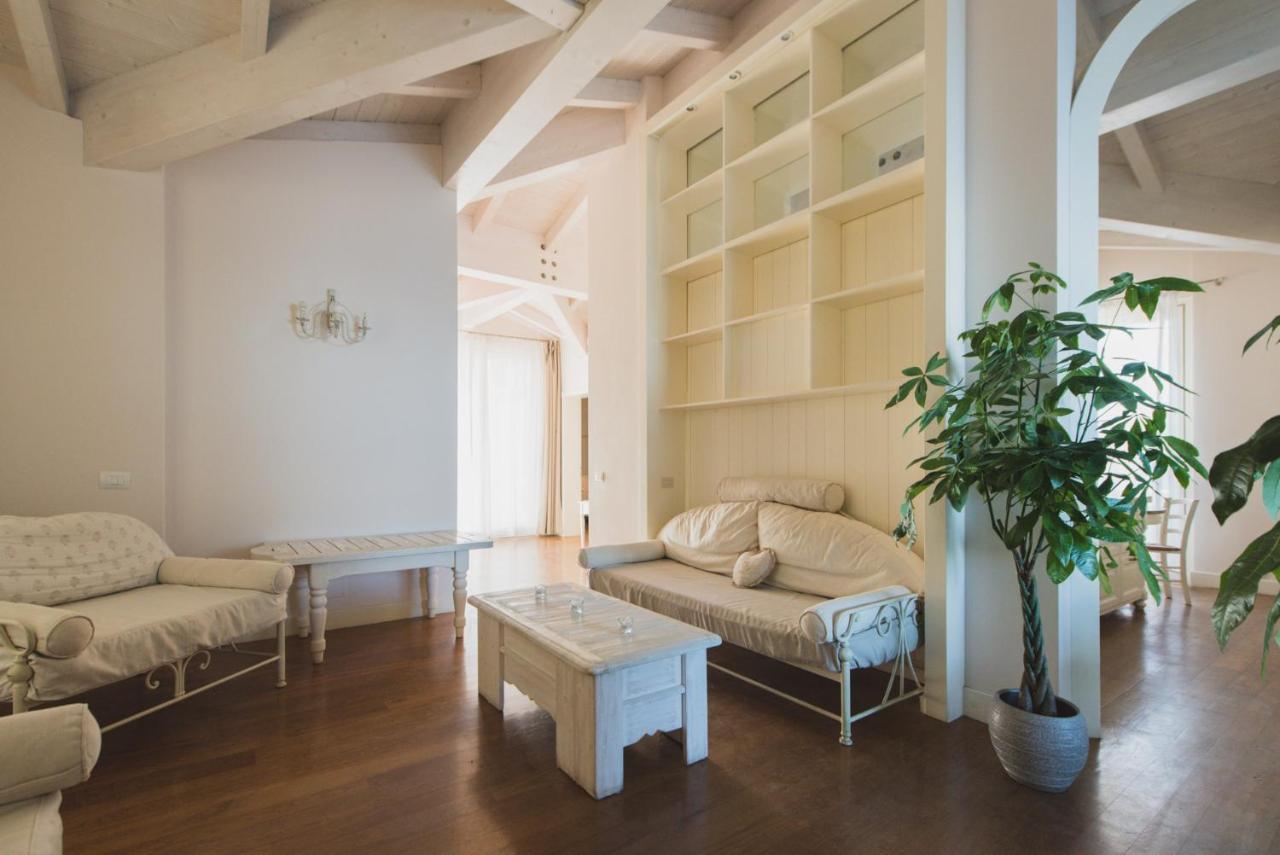 Villa Lilla Sulla Spiaggia Di San Vincenzo Luxury Luaran gambar