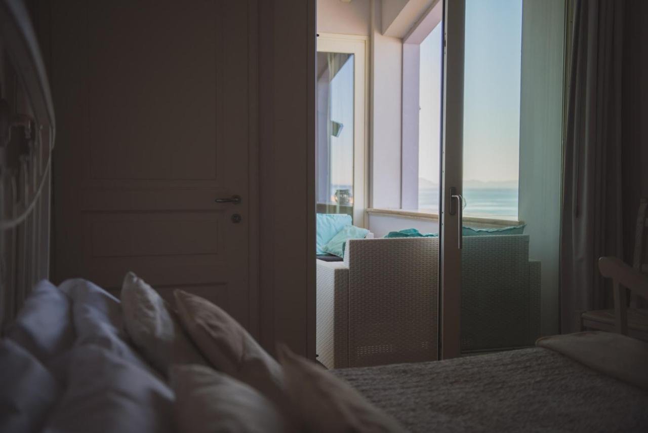 Villa Lilla Sulla Spiaggia Di San Vincenzo Luxury Luaran gambar