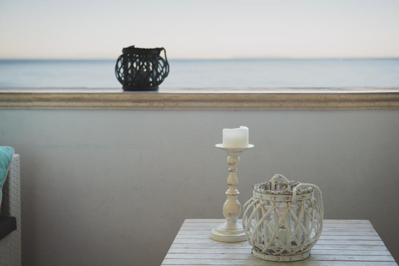Villa Lilla Sulla Spiaggia Di San Vincenzo Luxury Luaran gambar