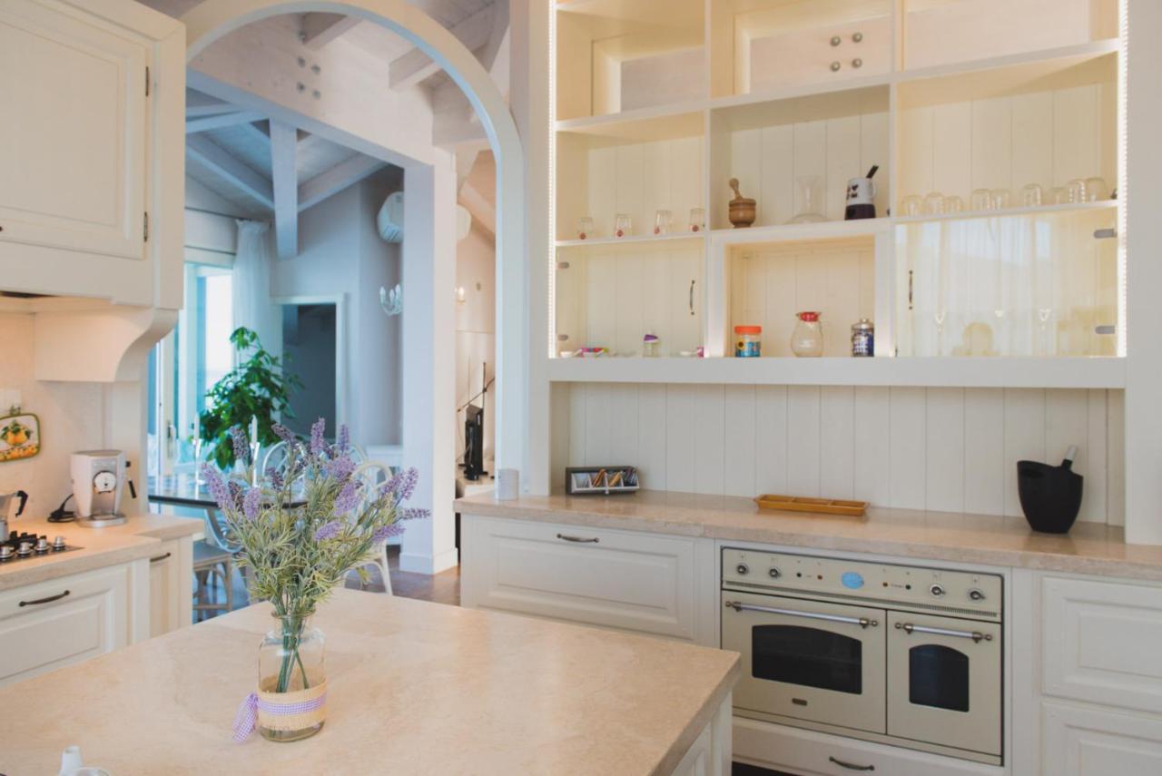 Villa Lilla Sulla Spiaggia Di San Vincenzo Luxury Luaran gambar