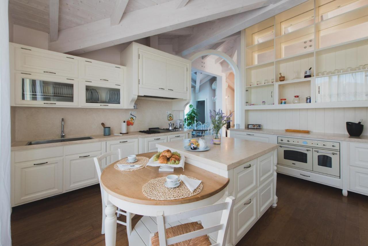 Villa Lilla Sulla Spiaggia Di San Vincenzo Luxury Luaran gambar