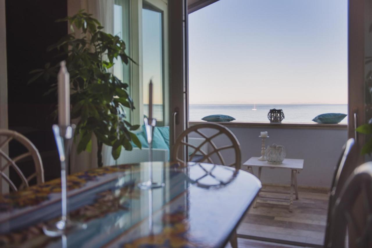 Villa Lilla Sulla Spiaggia Di San Vincenzo Luxury Luaran gambar